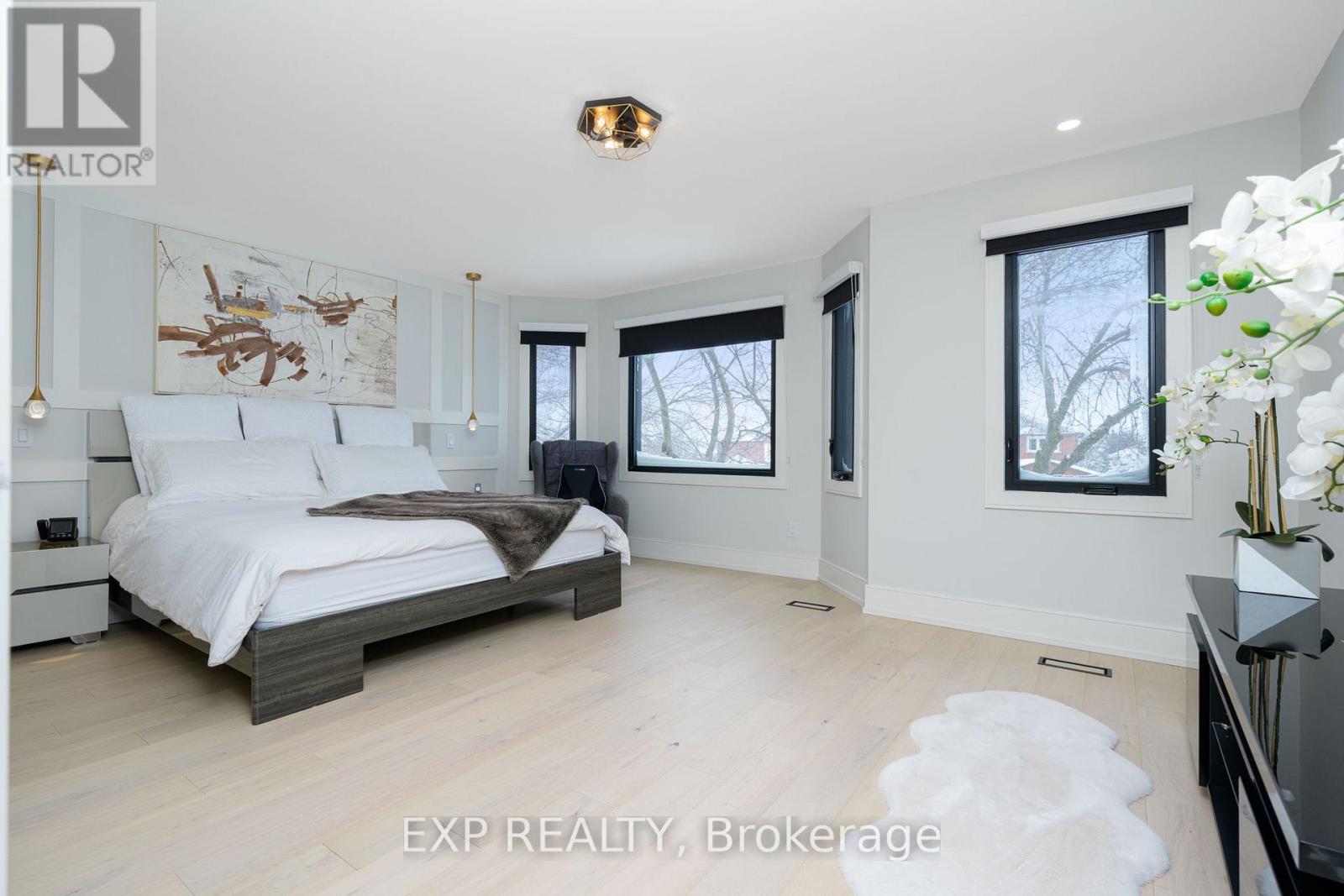 1279 Winterbourne Drive, Oakville, ON - Indoor Photo Showing Bedroom