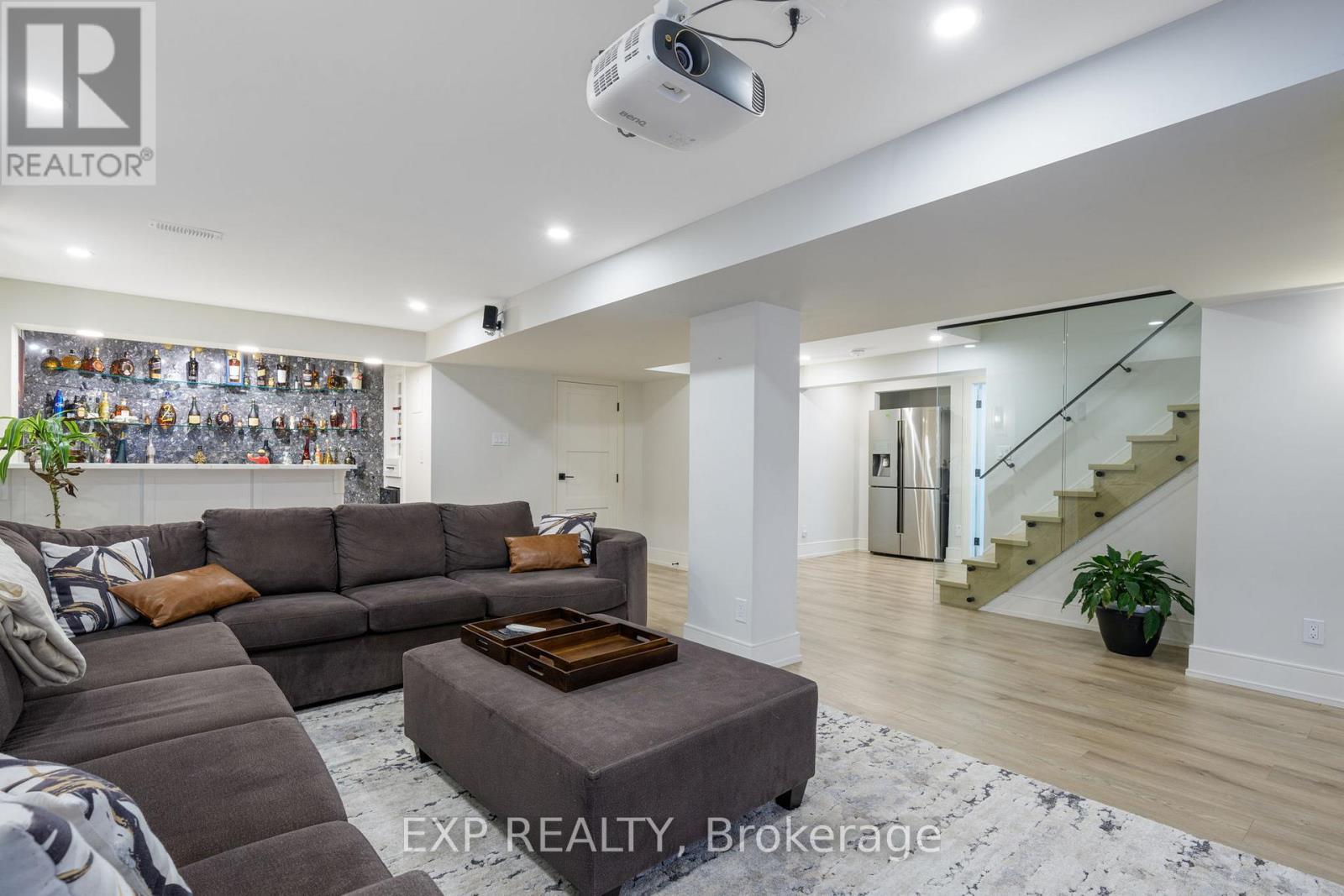 1279 Winterbourne Drive, Oakville, ON - Indoor Photo Showing Living Room