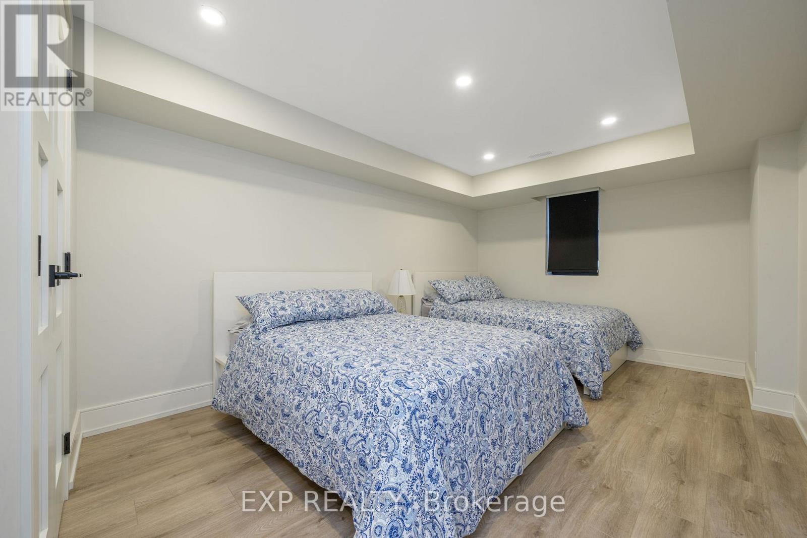 1279 Winterbourne Drive, Oakville, ON - Indoor Photo Showing Bedroom