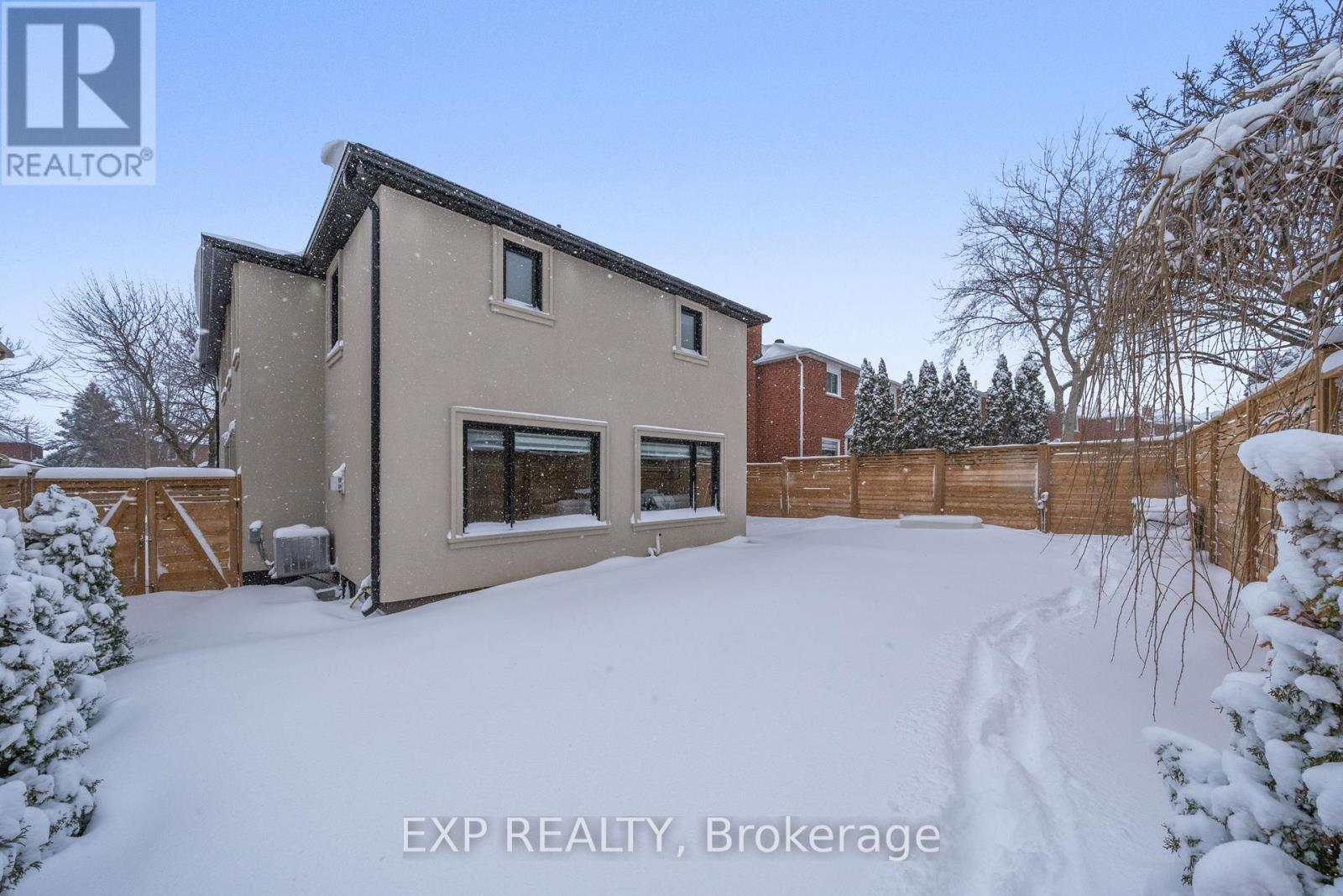 1279 Winterbourne Drive, Oakville, ON - Outdoor