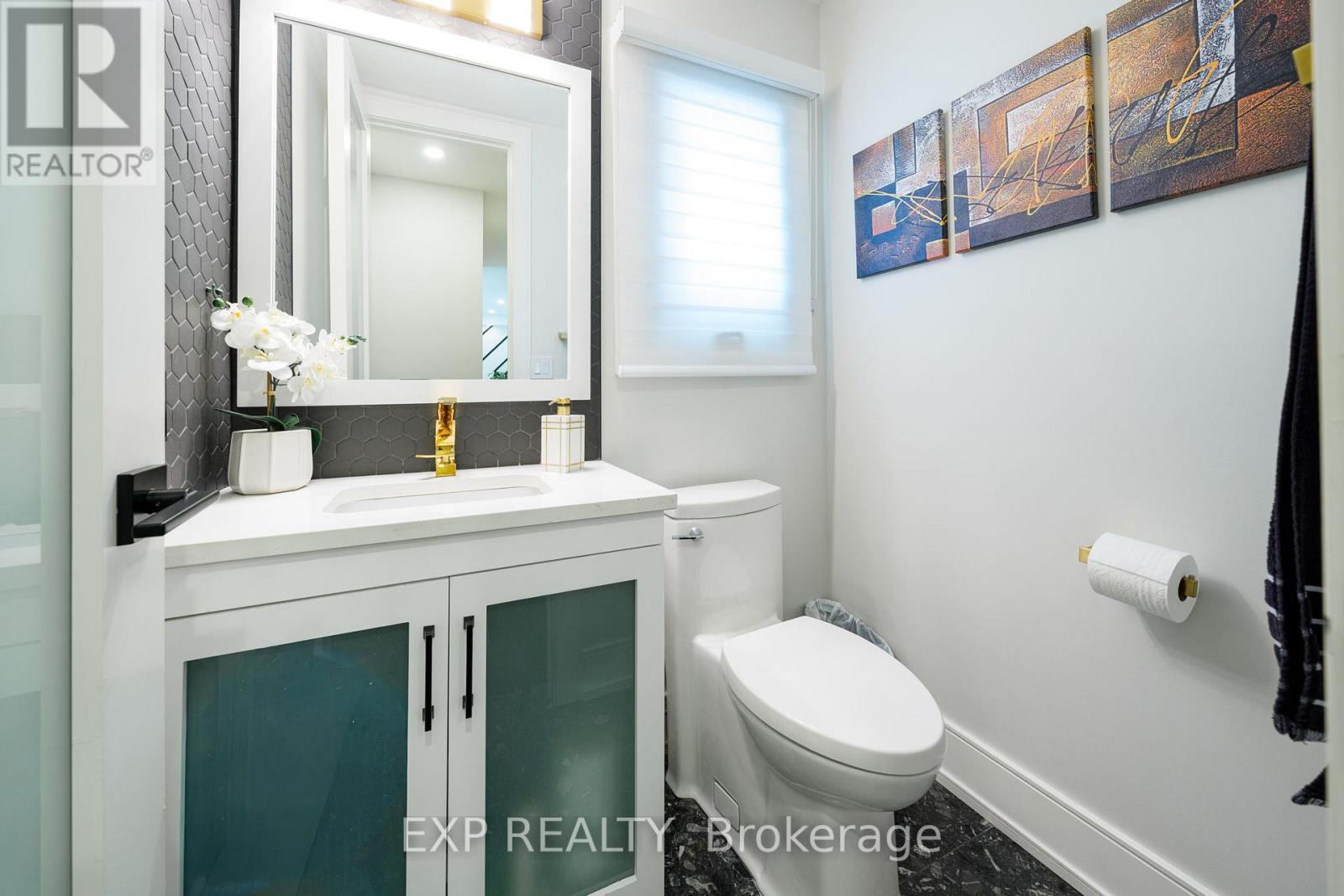 1279 Winterbourne Drive, Oakville, ON - Indoor Photo Showing Bathroom