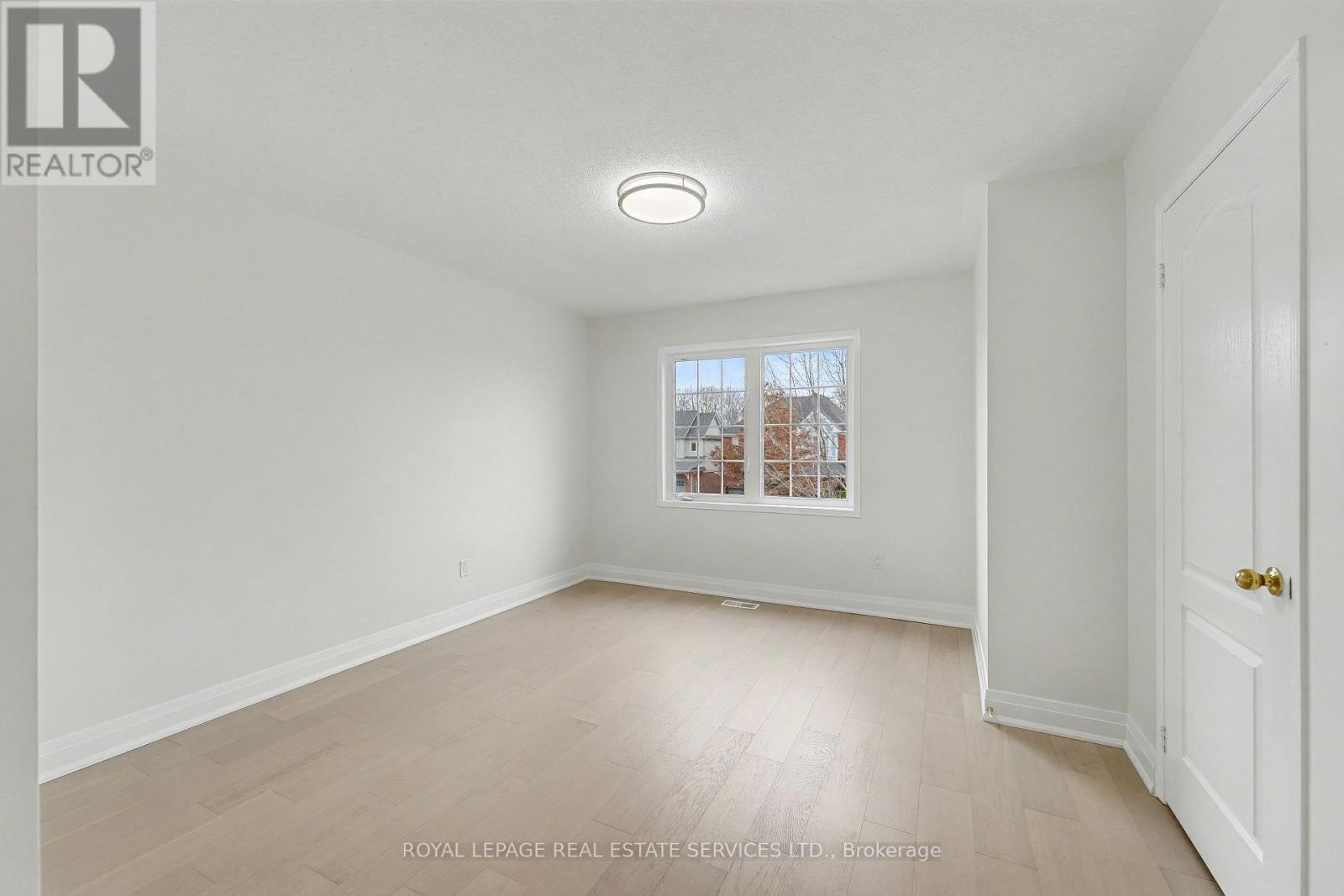 386 Reeves Way Boulevard, Whitchurch-Stouffville, ON - Indoor Photo Showing Other Room