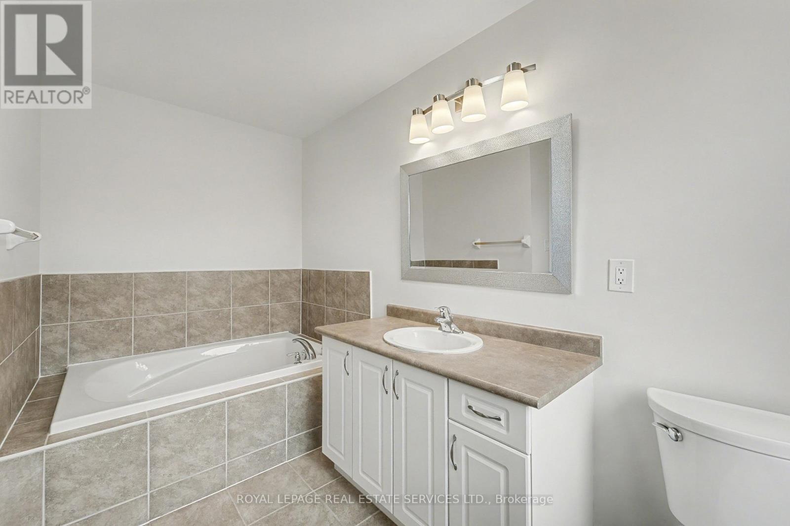 386 Reeves Way Boulevard, Whitchurch-Stouffville, ON - Indoor Photo Showing Bathroom