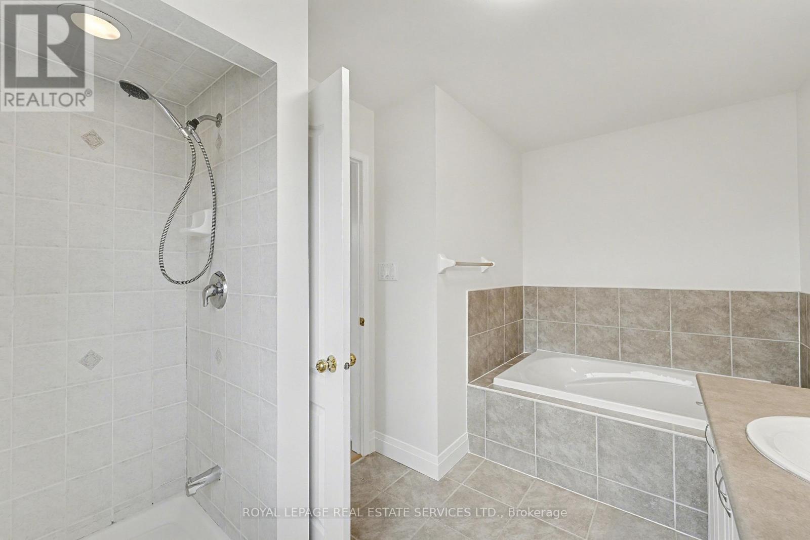 386 Reeves Way Boulevard, Whitchurch-Stouffville, ON - Indoor Photo Showing Bathroom