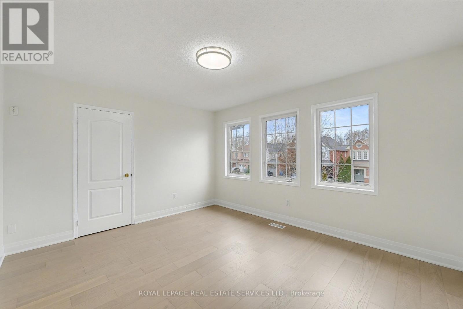 386 Reeves Way Boulevard, Whitchurch-Stouffville, ON - Indoor Photo Showing Other Room
