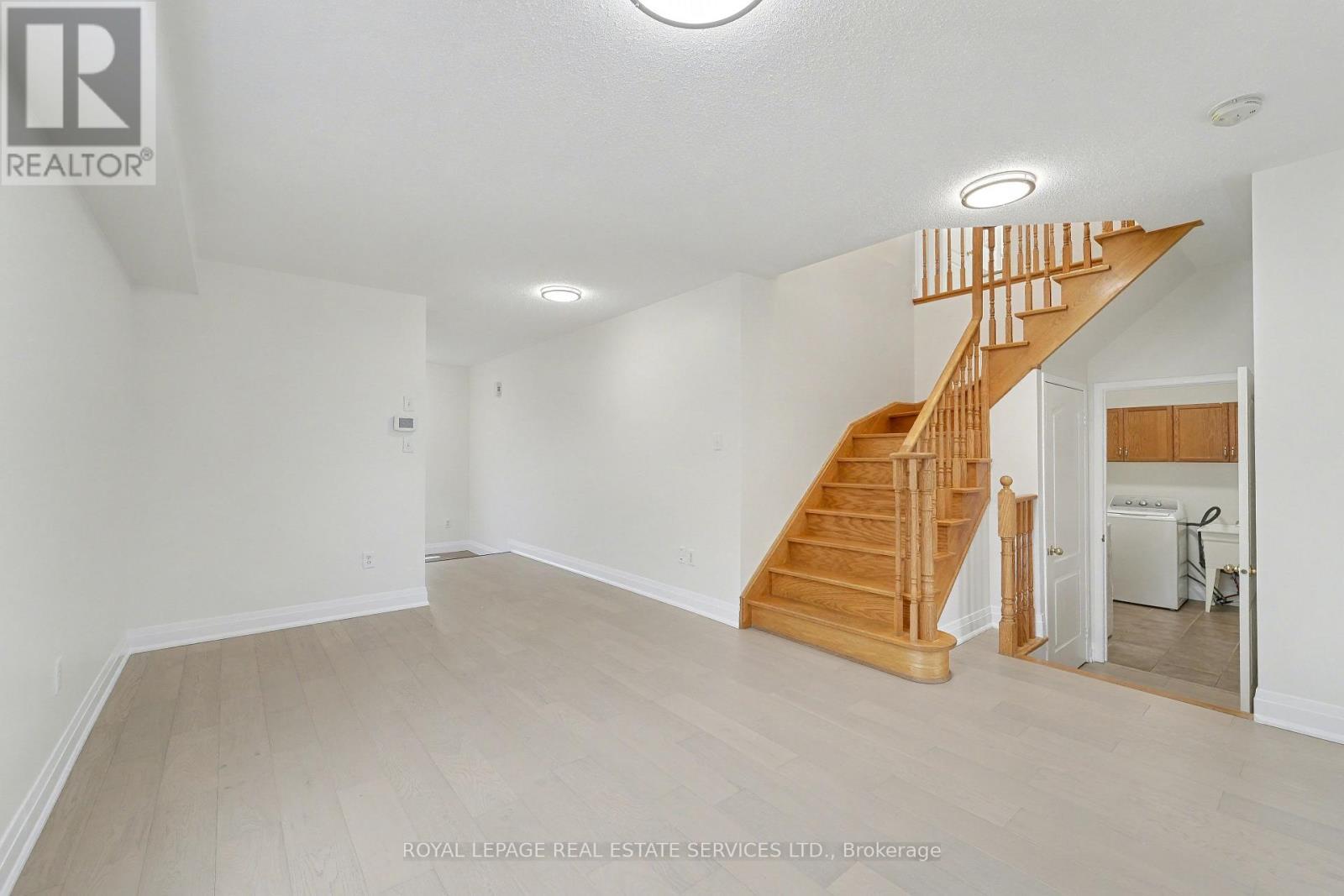 386 Reeves Way Boulevard, Whitchurch-Stouffville, ON - Indoor Photo Showing Other Room