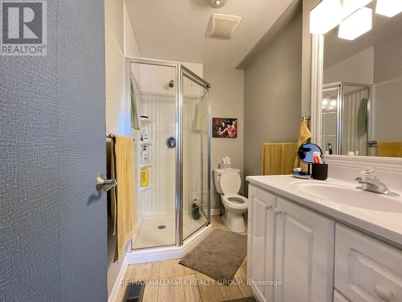 4 Cadence Gate, Ottawa, ON - Indoor Photo Showing Bathroom
