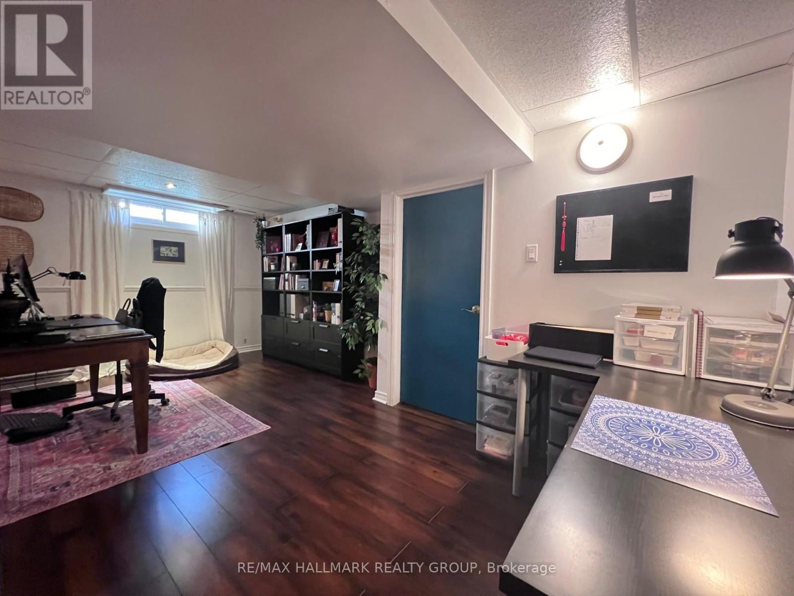 4 Cadence Gate, Ottawa, ON - Indoor