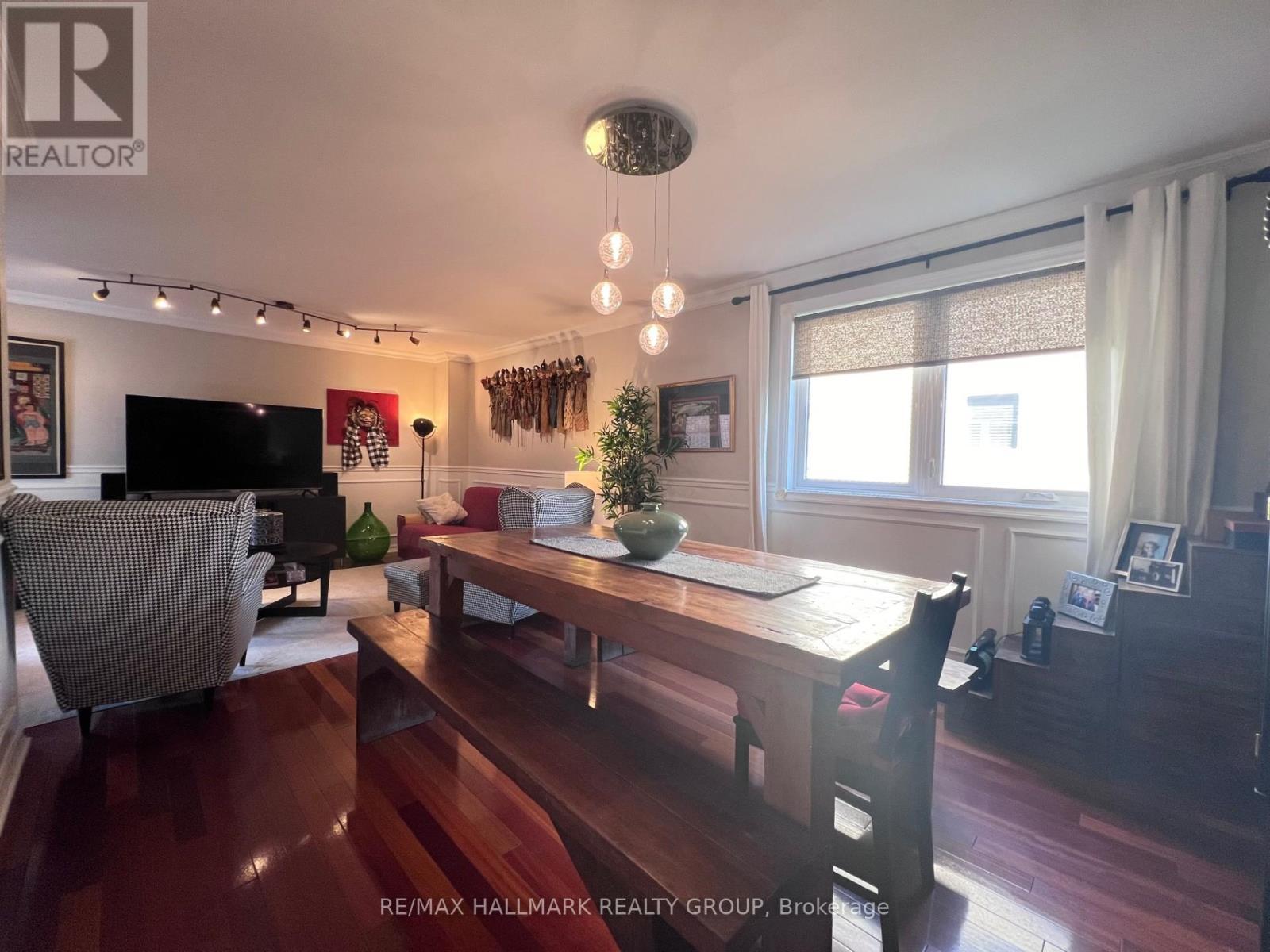 4 Cadence Gate, Ottawa, ON - Indoor