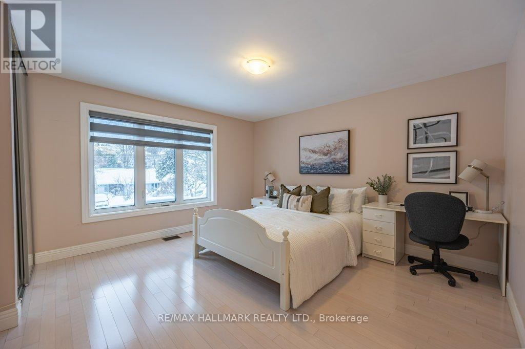 82 Grandview Avenue, Markham, ON - Indoor Photo Showing Bedroom