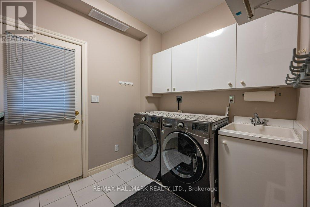 82 Grandview Avenue, Markham, ON - Indoor Photo Showing Laundry Room