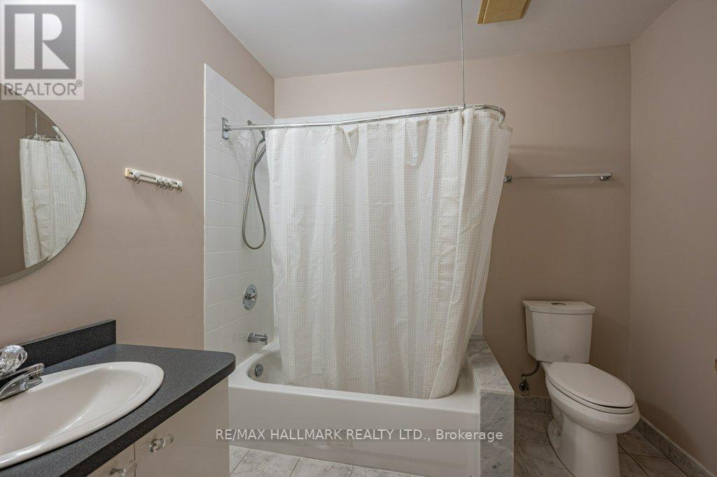 82 Grandview Avenue, Markham, ON - Indoor Photo Showing Bathroom