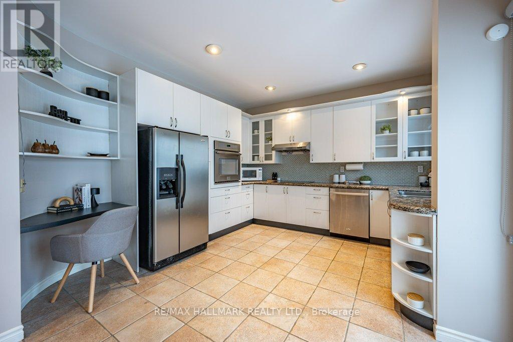 82 Grandview Avenue, Markham, ON - Indoor Photo Showing Kitchen