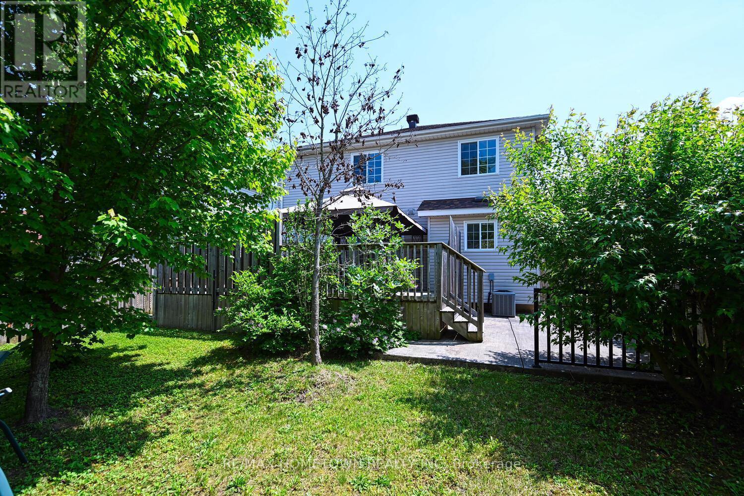 16 Regency Place, Brockville, ON - Outdoor