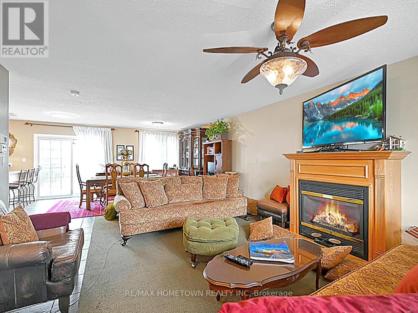 16 Regency Place, Brockville, ON - Indoor Photo Showing Living Room With Fireplace