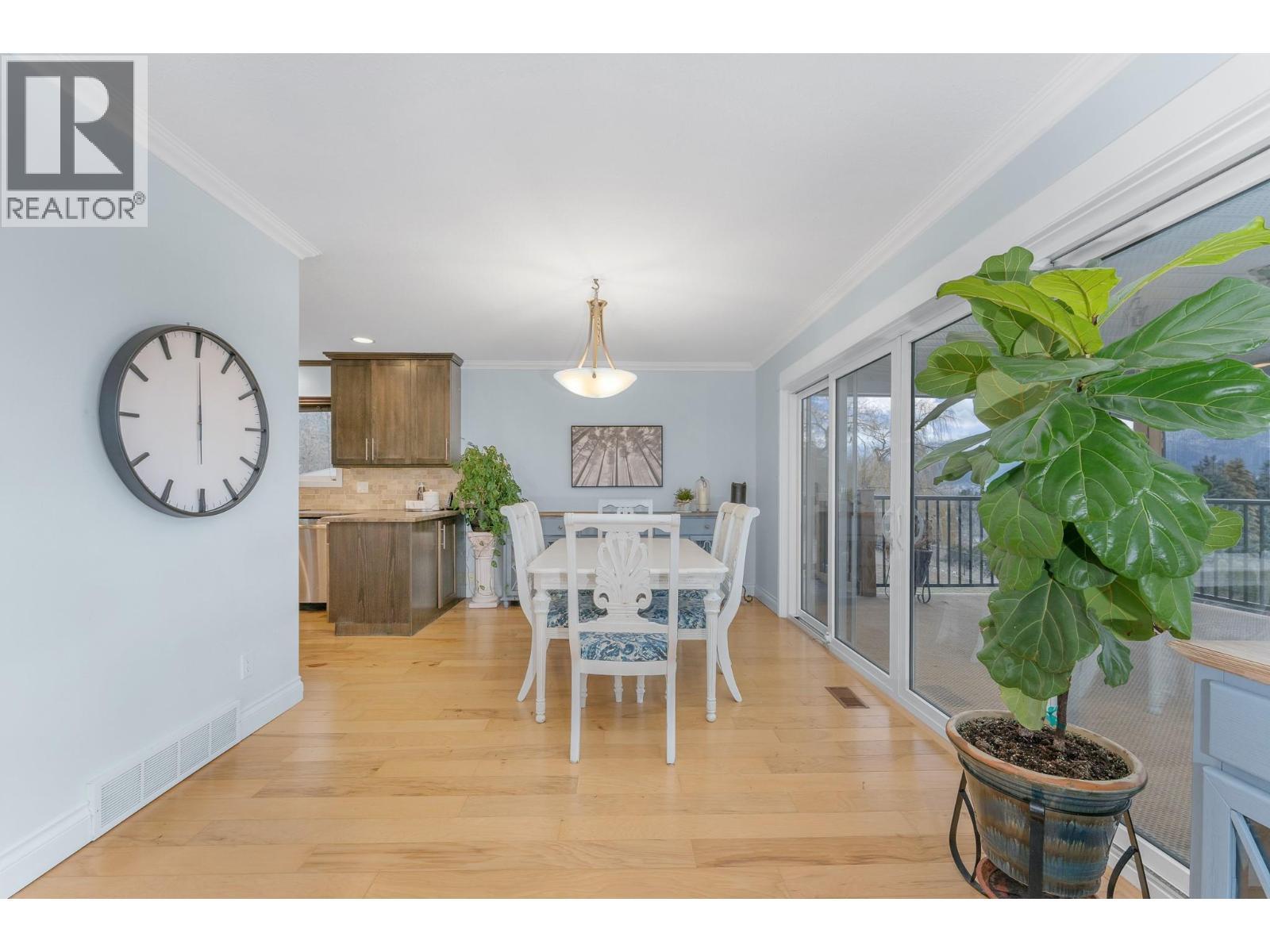 431 Upland Drive, Coldstream, BC - Indoor Photo Showing Dining Room