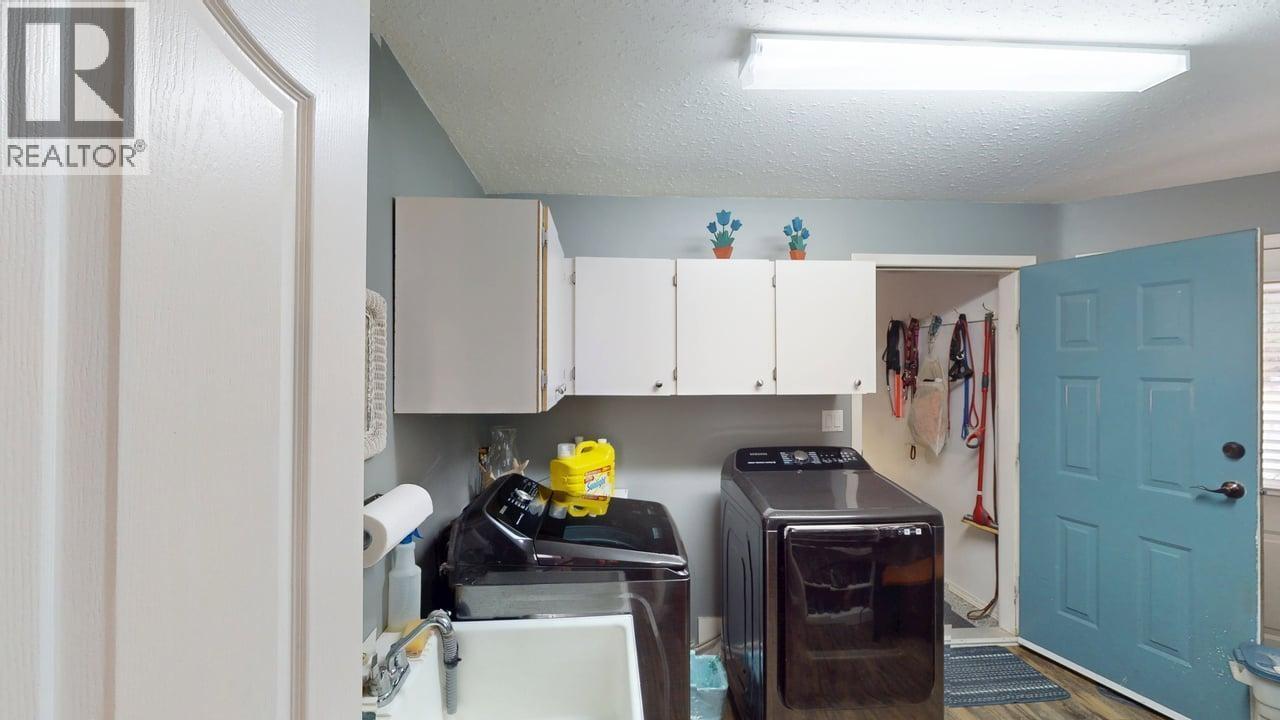 5270 Mackay Crescent, 108 Mile Ranch, BC - Indoor