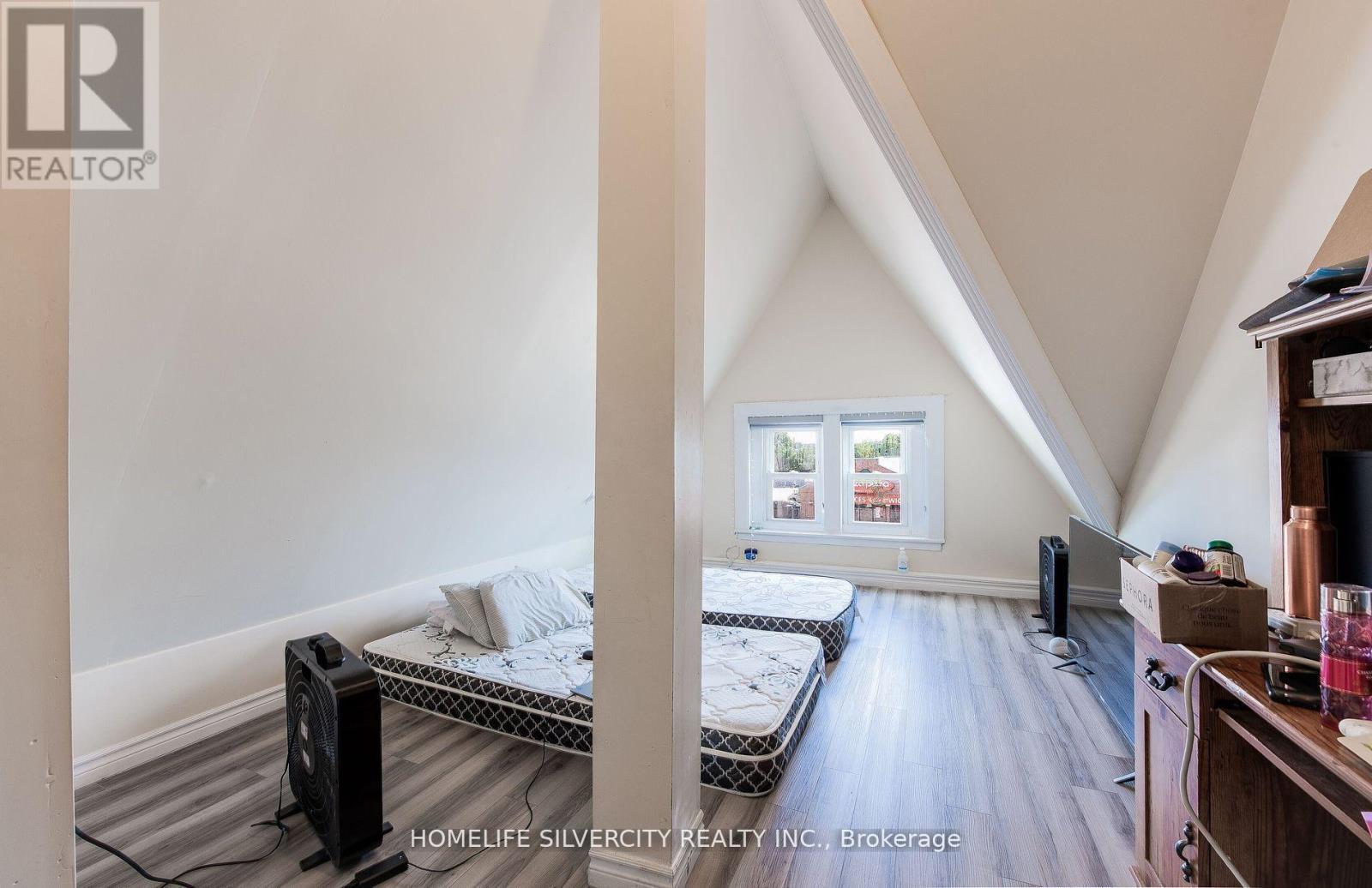 544 Dundas Street E, London East, ON - Indoor Photo Showing Other Room