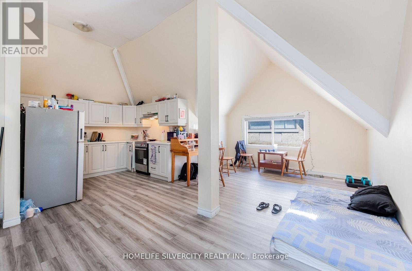 544 Dundas Street E, London East, ON - Indoor Photo Showing Other Room