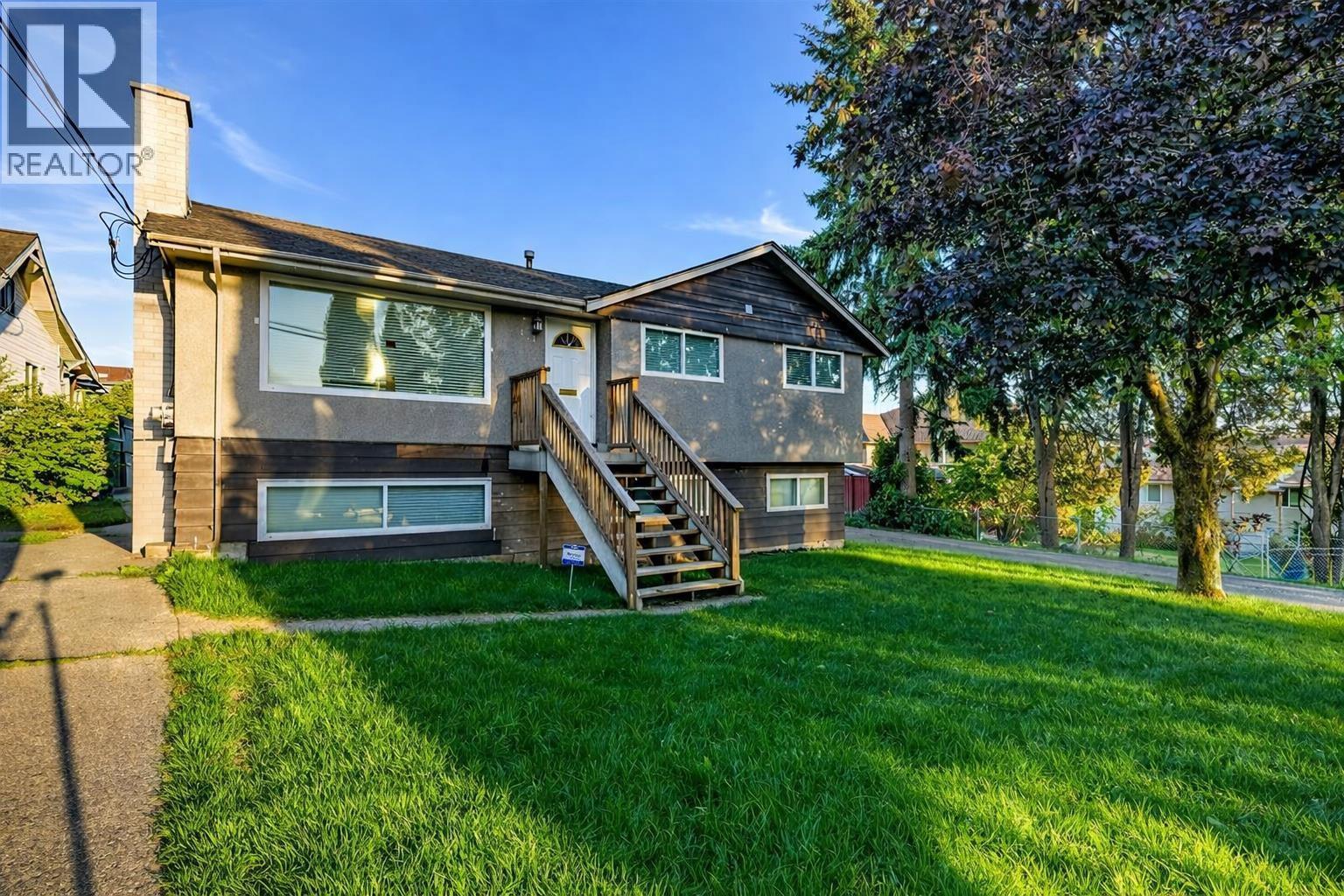 371-375 Blue Mountain Street, Coquitlam, BC