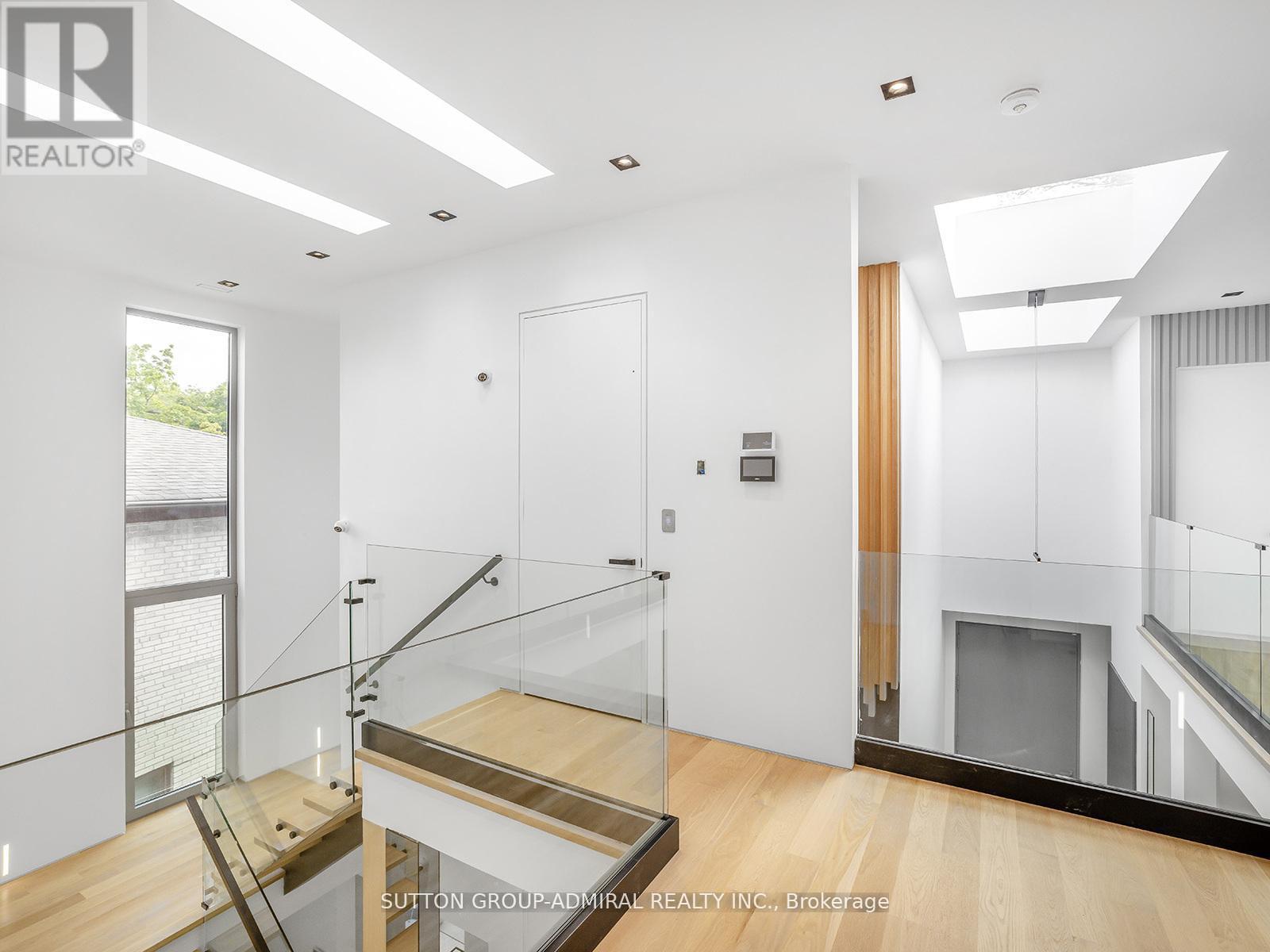 157 Old Forest Hill Road, Toronto, ON - Indoor Photo Showing Other Room