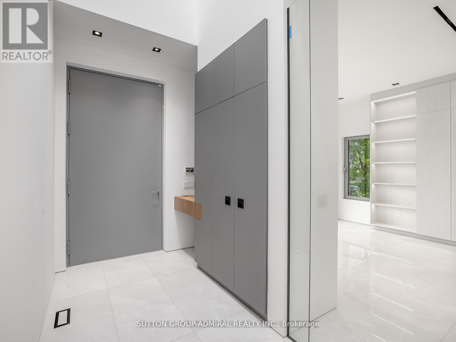 157 Old Forest Hill Road, Toronto, ON - Indoor Photo Showing Other Room