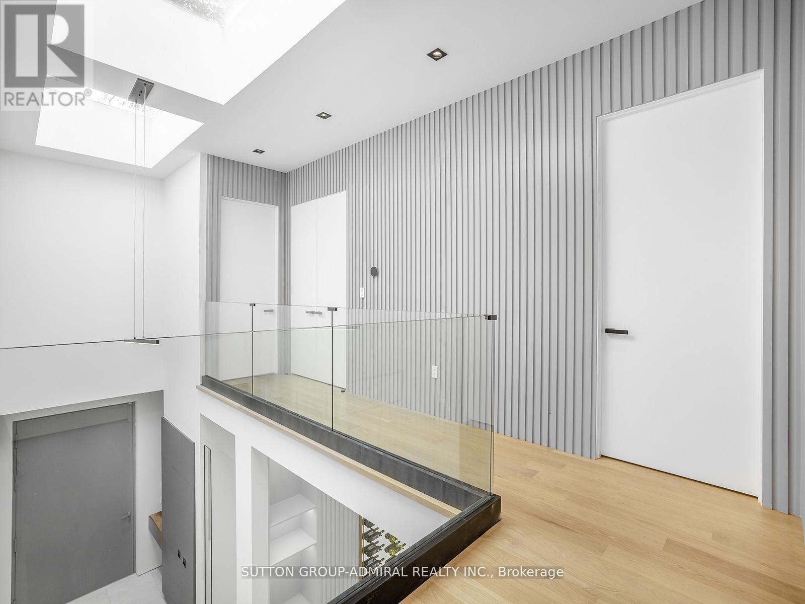 157 Old Forest Hill Road, Toronto, ON - Indoor Photo Showing Other Room