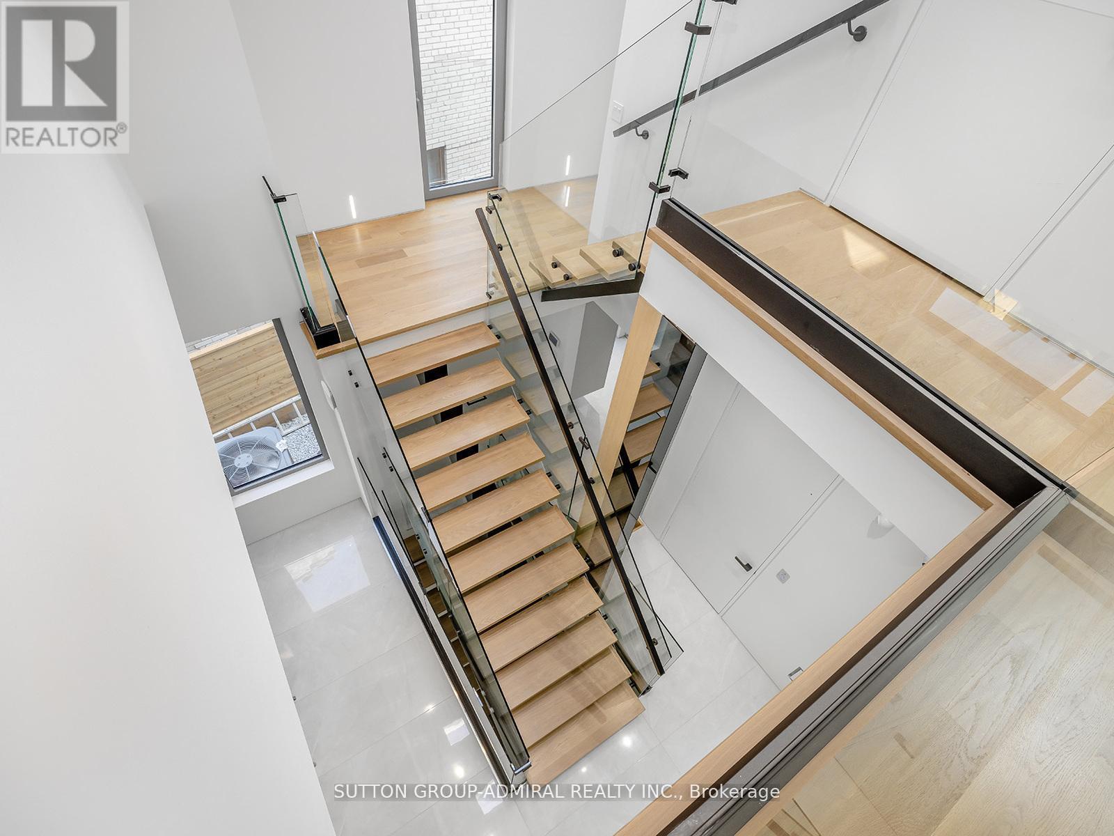 157 Old Forest Hill Road, Toronto, ON - Indoor Photo Showing Other Room