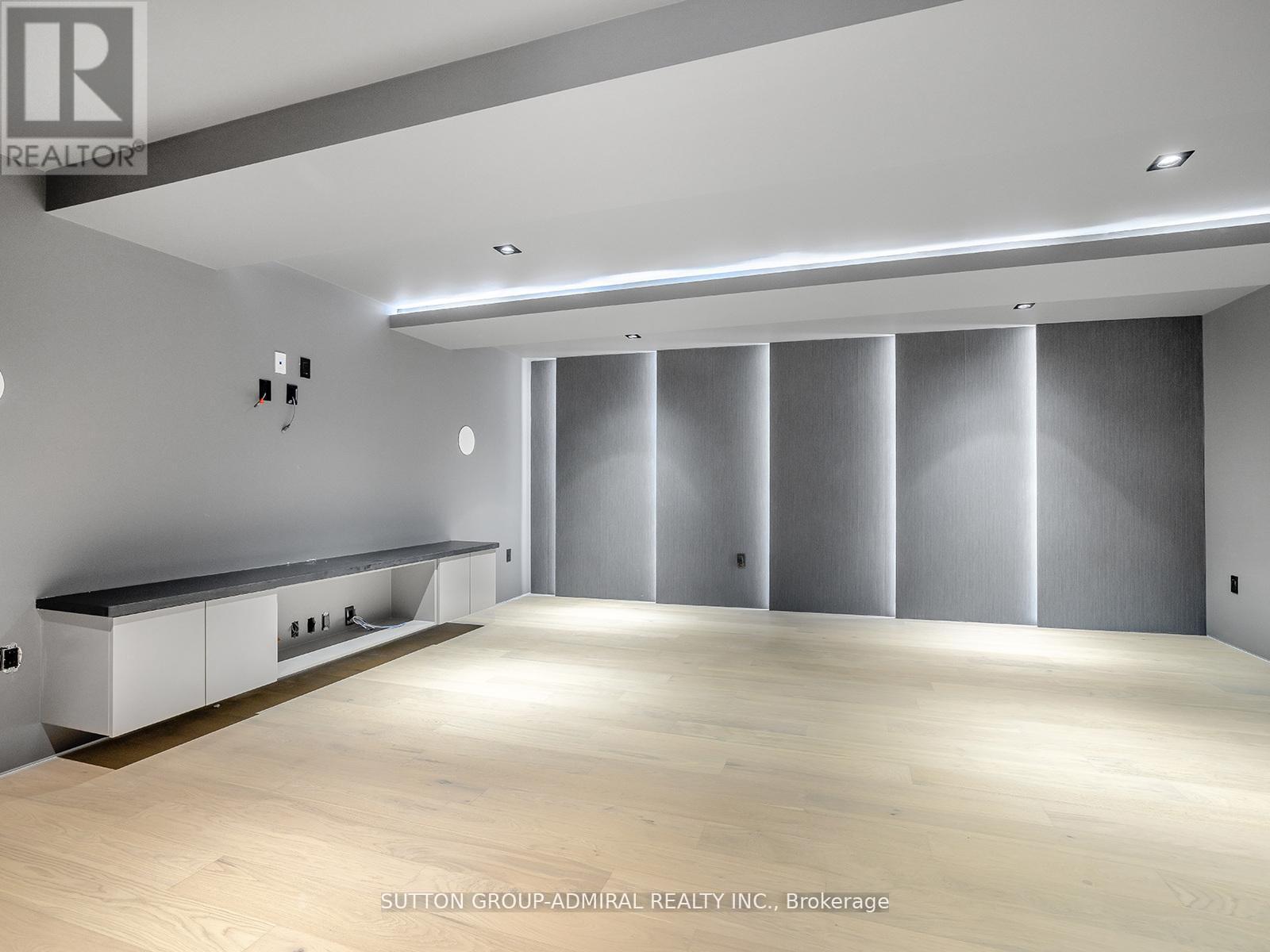 157 Old Forest Hill Road, Toronto, ON - Indoor Photo Showing Other Room