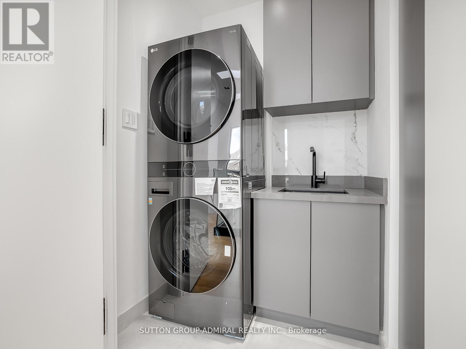 157 Old Forest Hill Road, Toronto, ON - Indoor Photo Showing Laundry Room