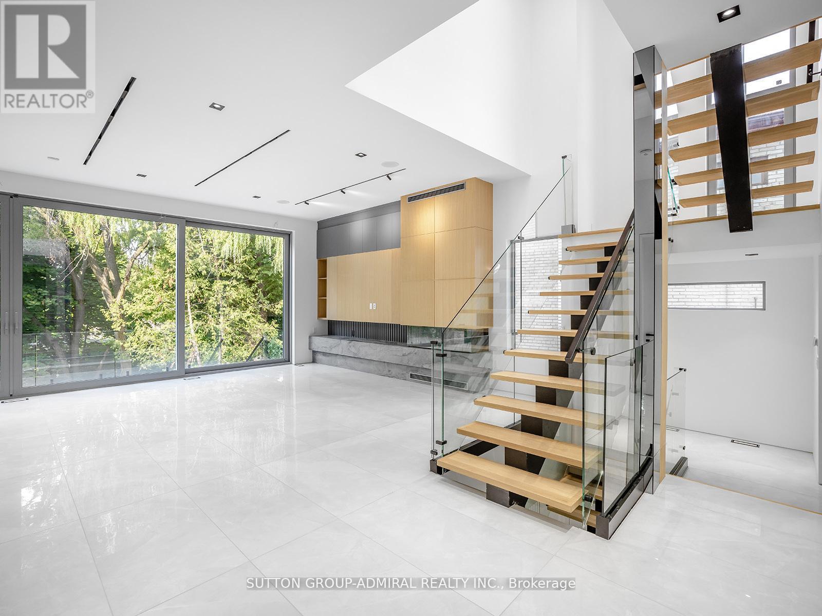 157 Old Forest Hill Road, Toronto, ON - Indoor Photo Showing Other Room