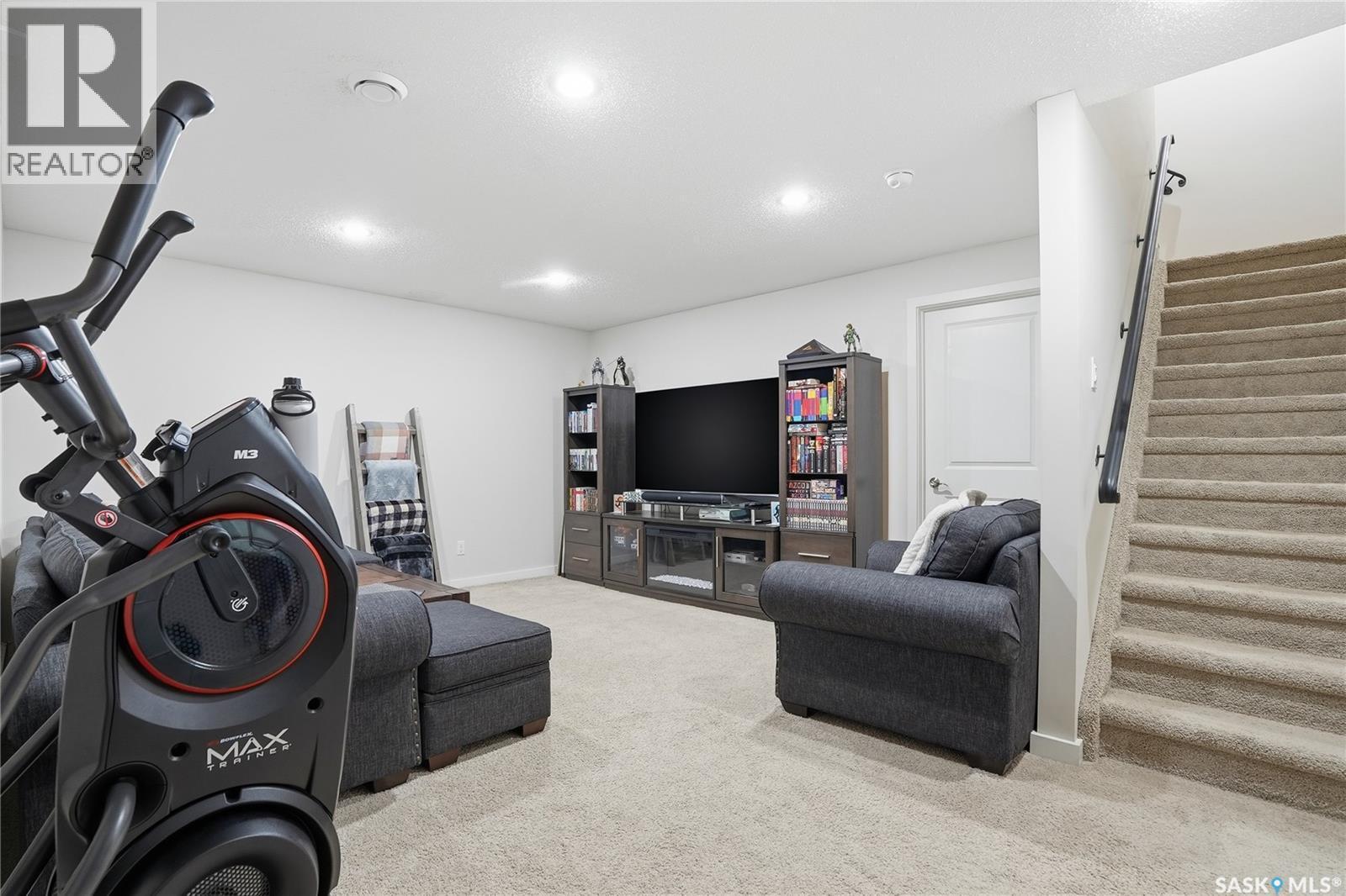 175 135 Ashworth Crescent, Saskatoon, SK - Indoor Photo Showing Laundry Room