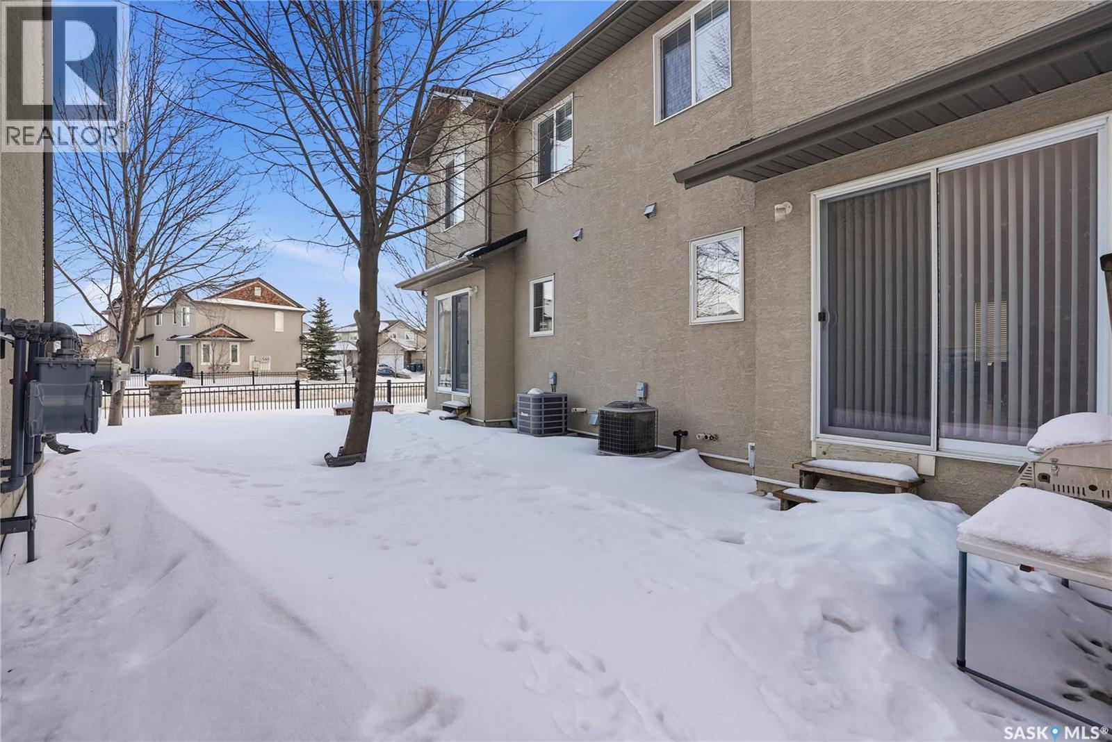 175 135 Ashworth Crescent, Saskatoon, SK - Outdoor
