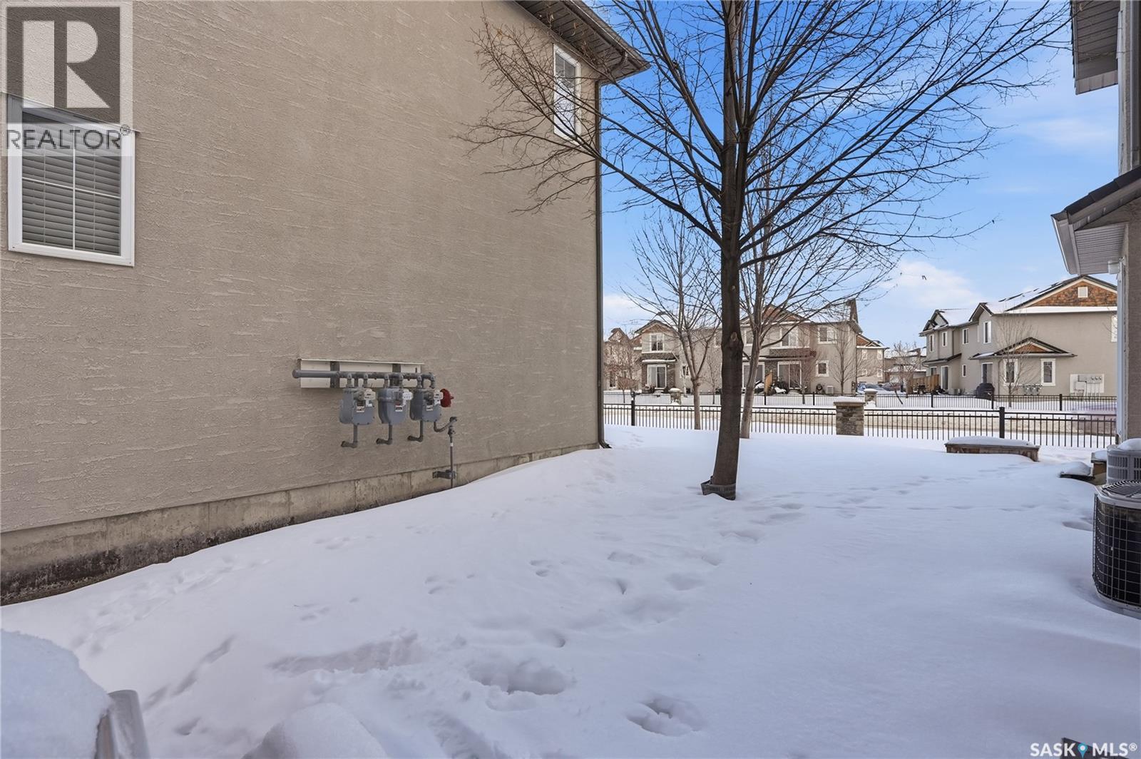 175 135 Ashworth Crescent, Saskatoon, SK - Outdoor