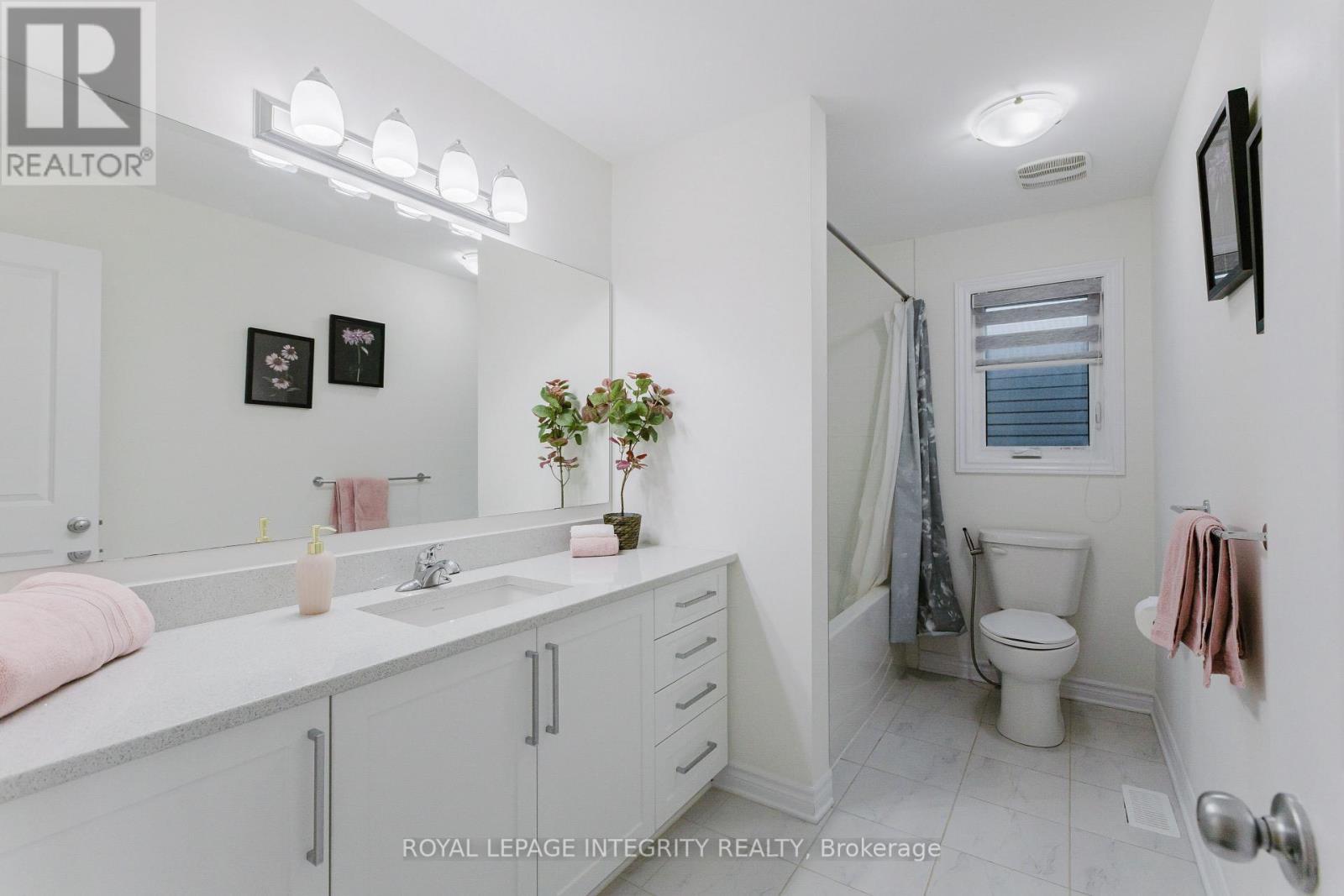 719 Samantha Eastop Avenue, Ottawa, ON - Indoor Photo Showing Bathroom