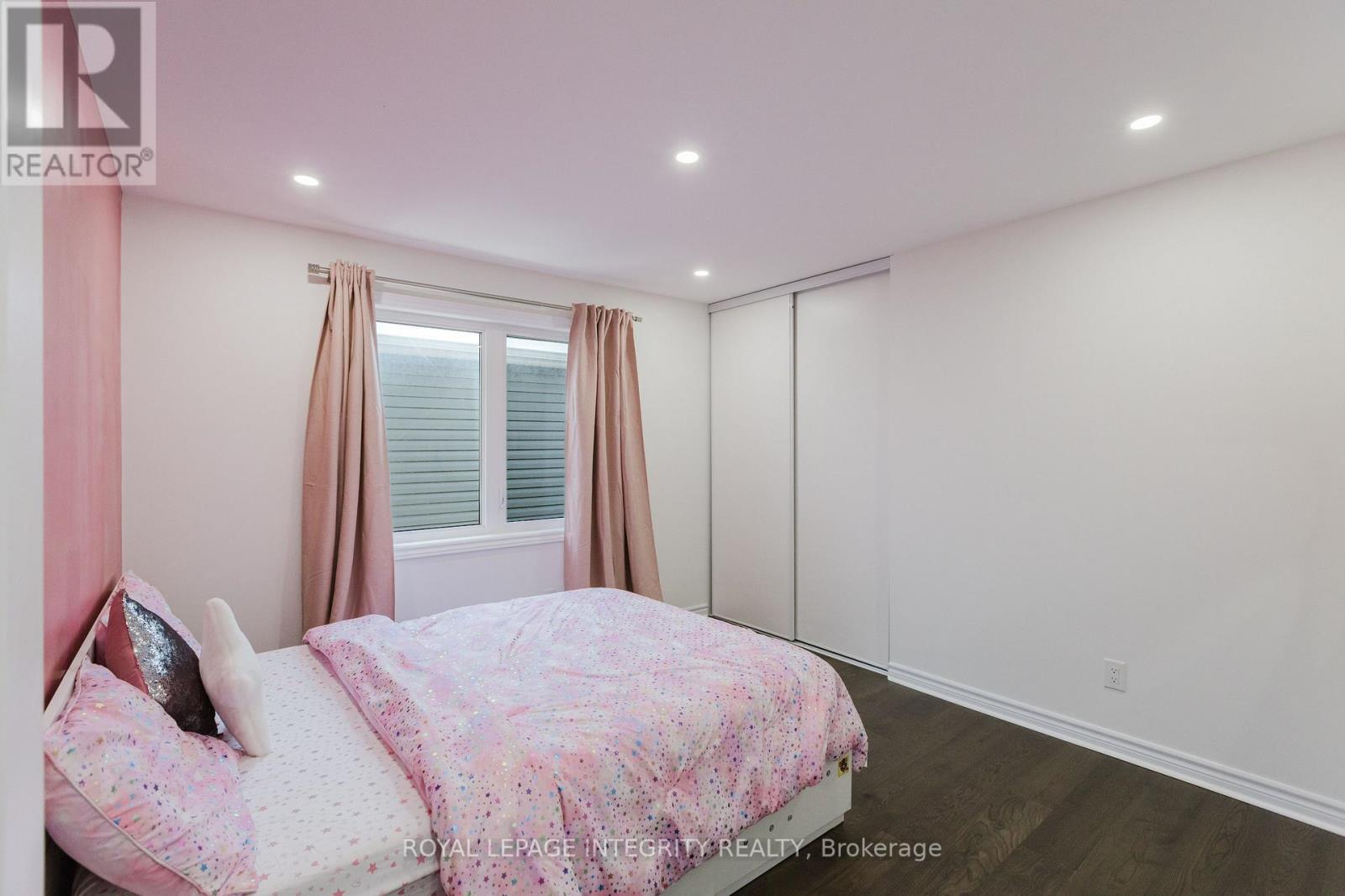 719 Samantha Eastop Avenue, Ottawa, ON - Indoor Photo Showing Bedroom