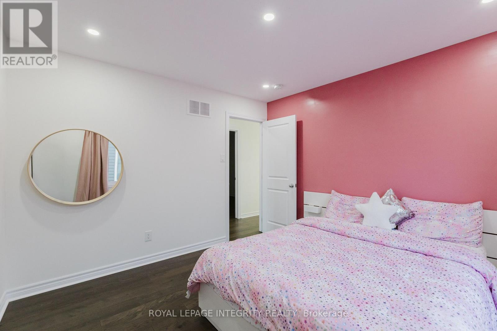 719 Samantha Eastop Avenue, Ottawa, ON - Indoor Photo Showing Bedroom