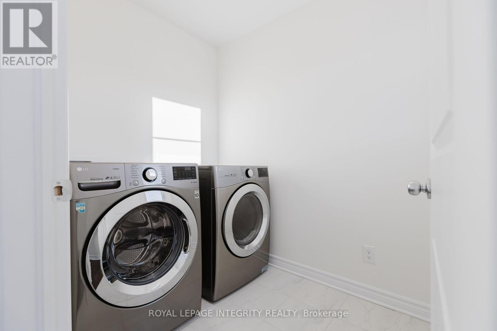 719 Samantha Eastop Avenue, Ottawa, ON - Indoor Photo Showing Laundry Room
