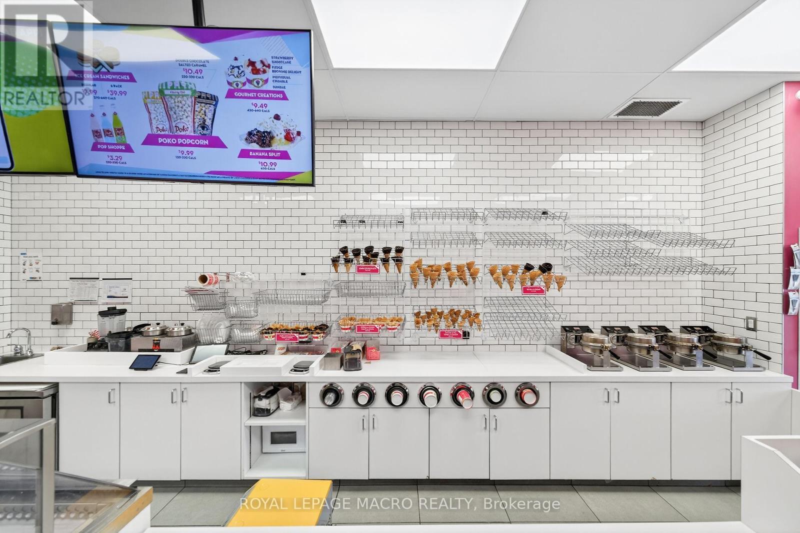 D9 - 380 Dundas Street E, Oakville, ON