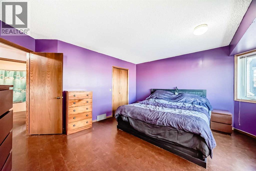 78 Sandringham Way Nw, Calgary, AB - Indoor Photo Showing Bedroom