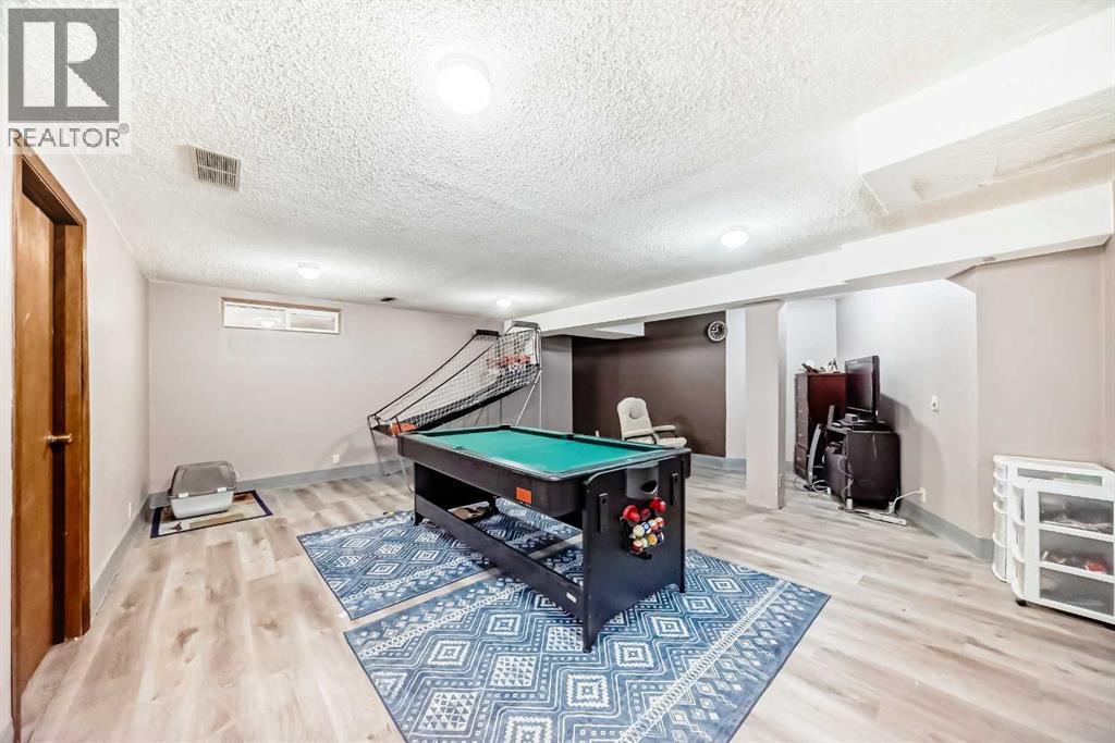 78 Sandringham Way Nw, Calgary, AB - Indoor Photo Showing Other Room