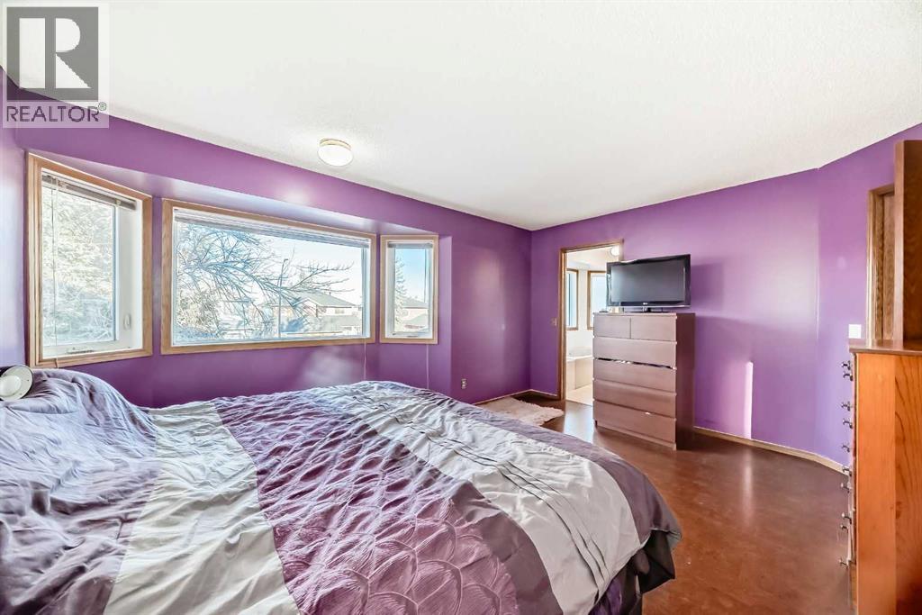 78 Sandringham Way Nw, Calgary, AB - Indoor Photo Showing Bedroom