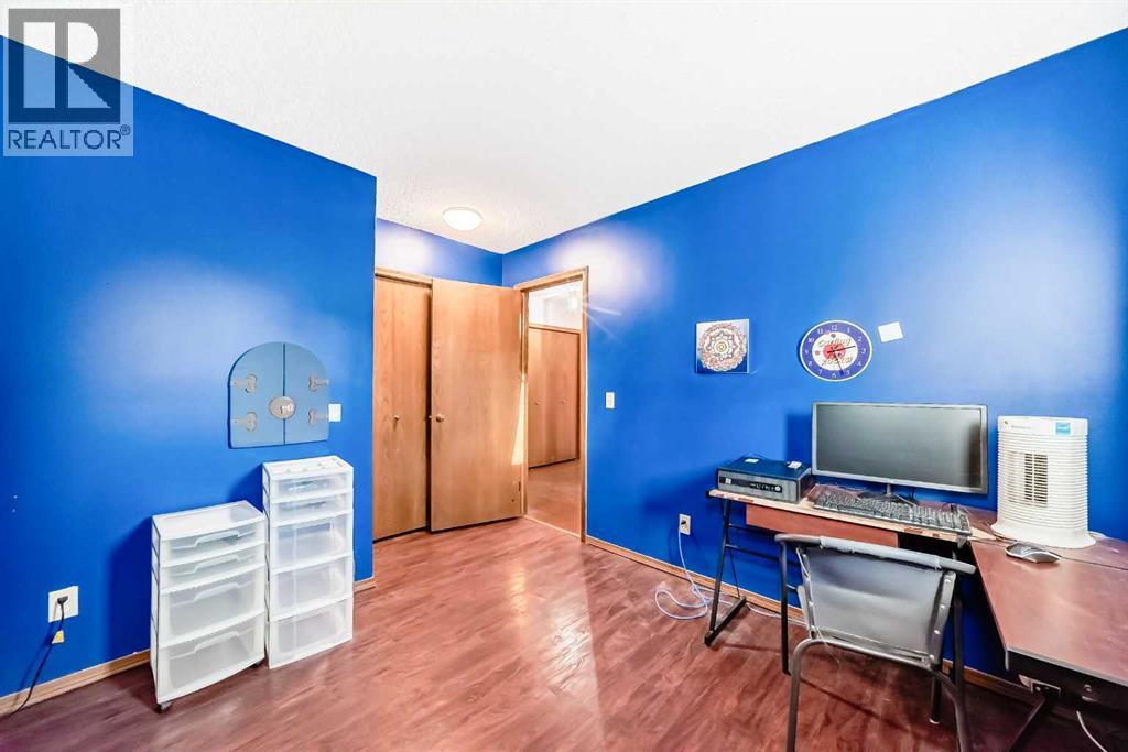 78 Sandringham Way Nw, Calgary, AB - Indoor Photo Showing Office