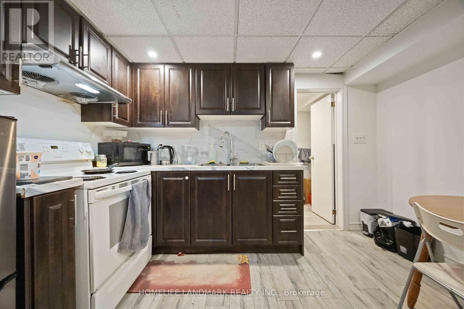 68 Linderwood Drive, Toronto, ON - Indoor Photo Showing Kitchen