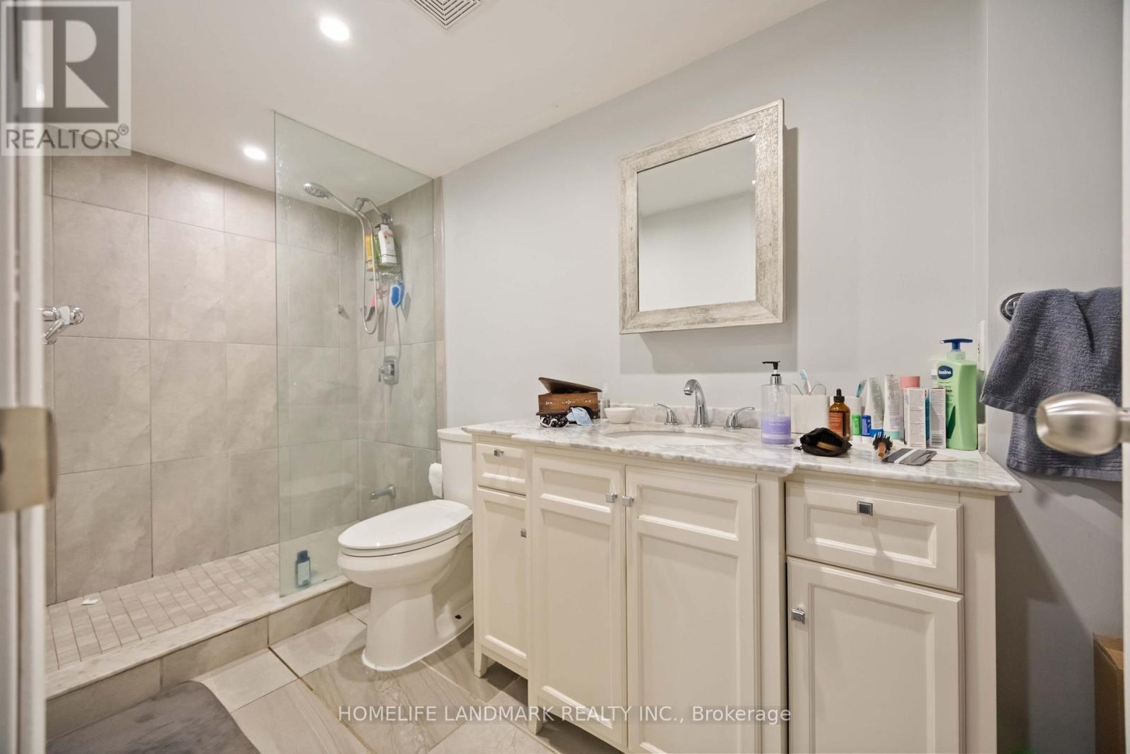 68 Linderwood Drive, Toronto, ON - Indoor Photo Showing Bathroom