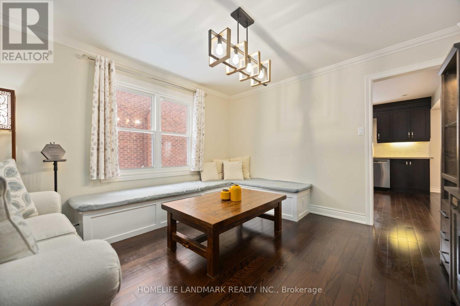 68 Linderwood Drive, Toronto, ON - Indoor Photo Showing Living Room