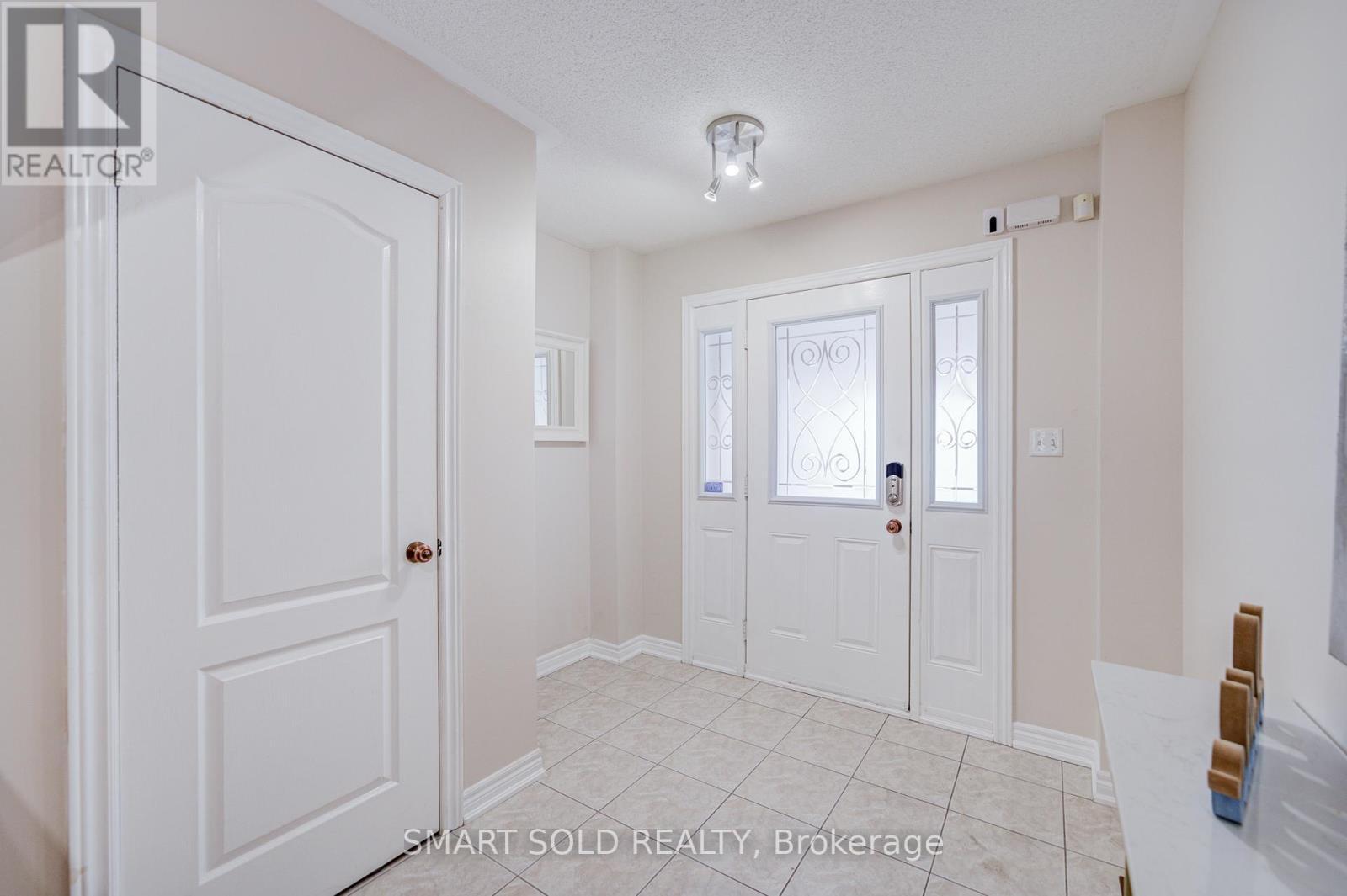 16 Lealinds Road, Vaughan, ON - Indoor Photo Showing Other Room