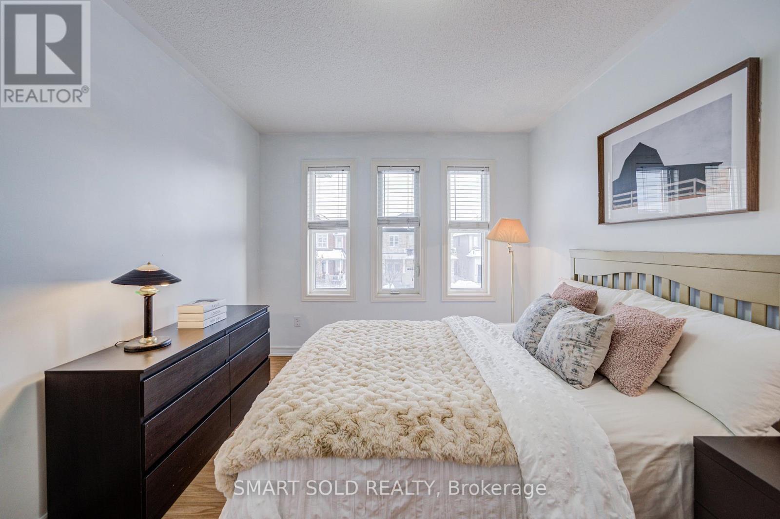 16 Lealinds Road, Vaughan, ON - Indoor Photo Showing Bedroom