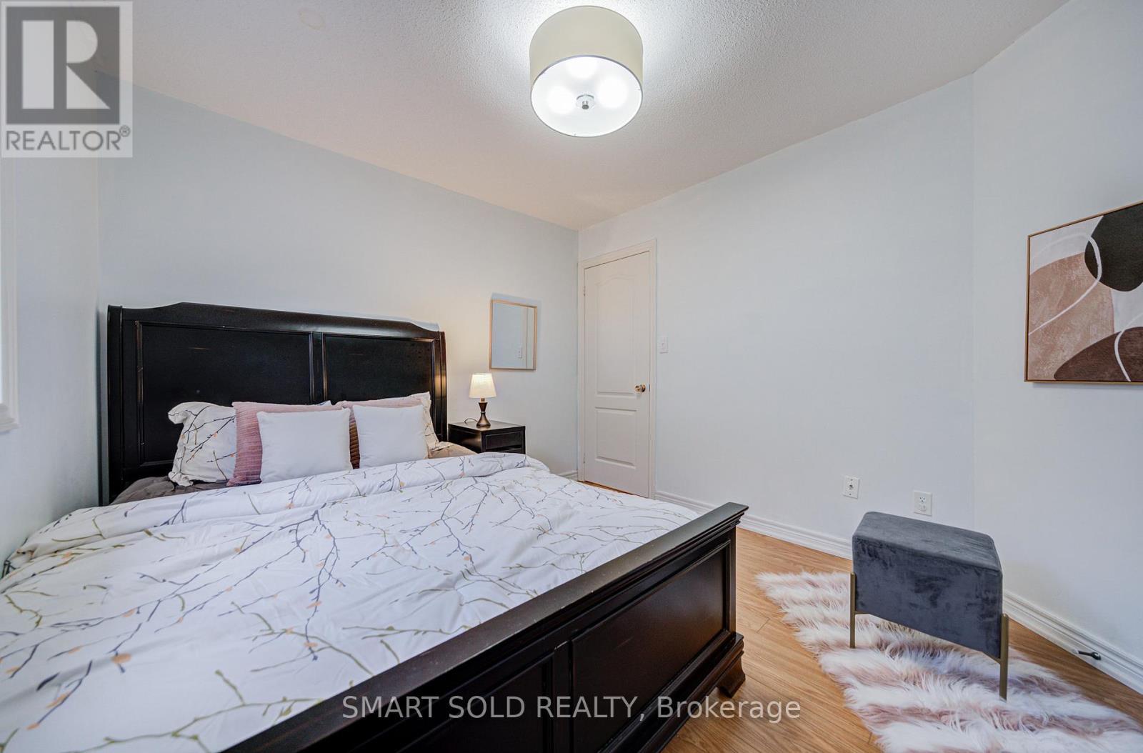 16 Lealinds Road, Vaughan, ON - Indoor Photo Showing Bedroom