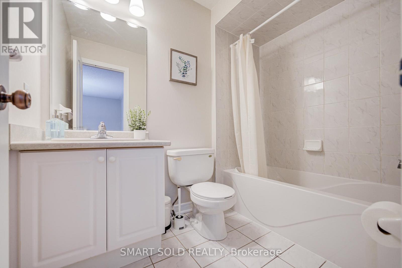 16 Lealinds Road, Vaughan, ON - Indoor Photo Showing Bathroom